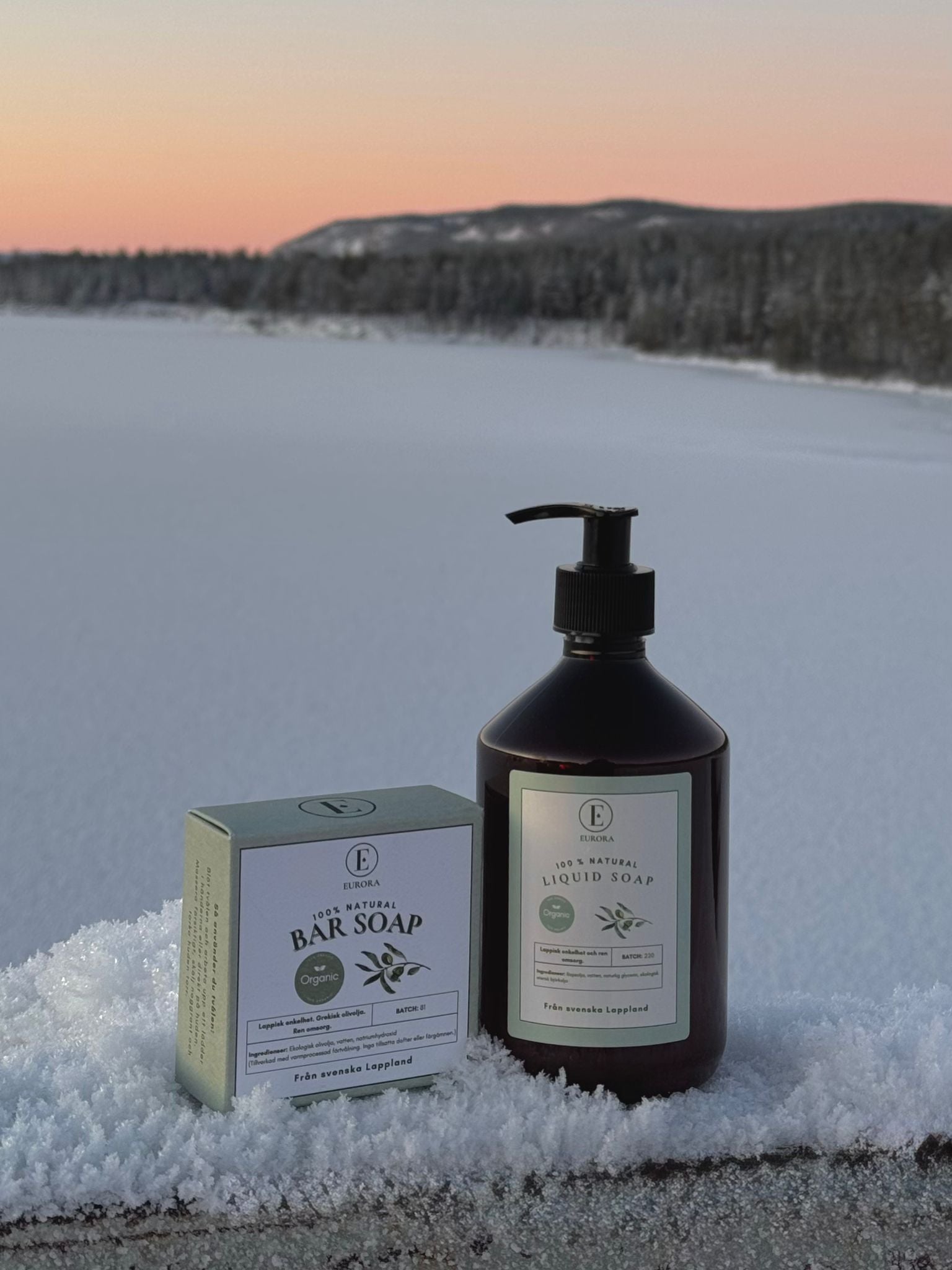 Ekologisk handgjord tvål med naturliga ingredienser för känslig hud och miljön